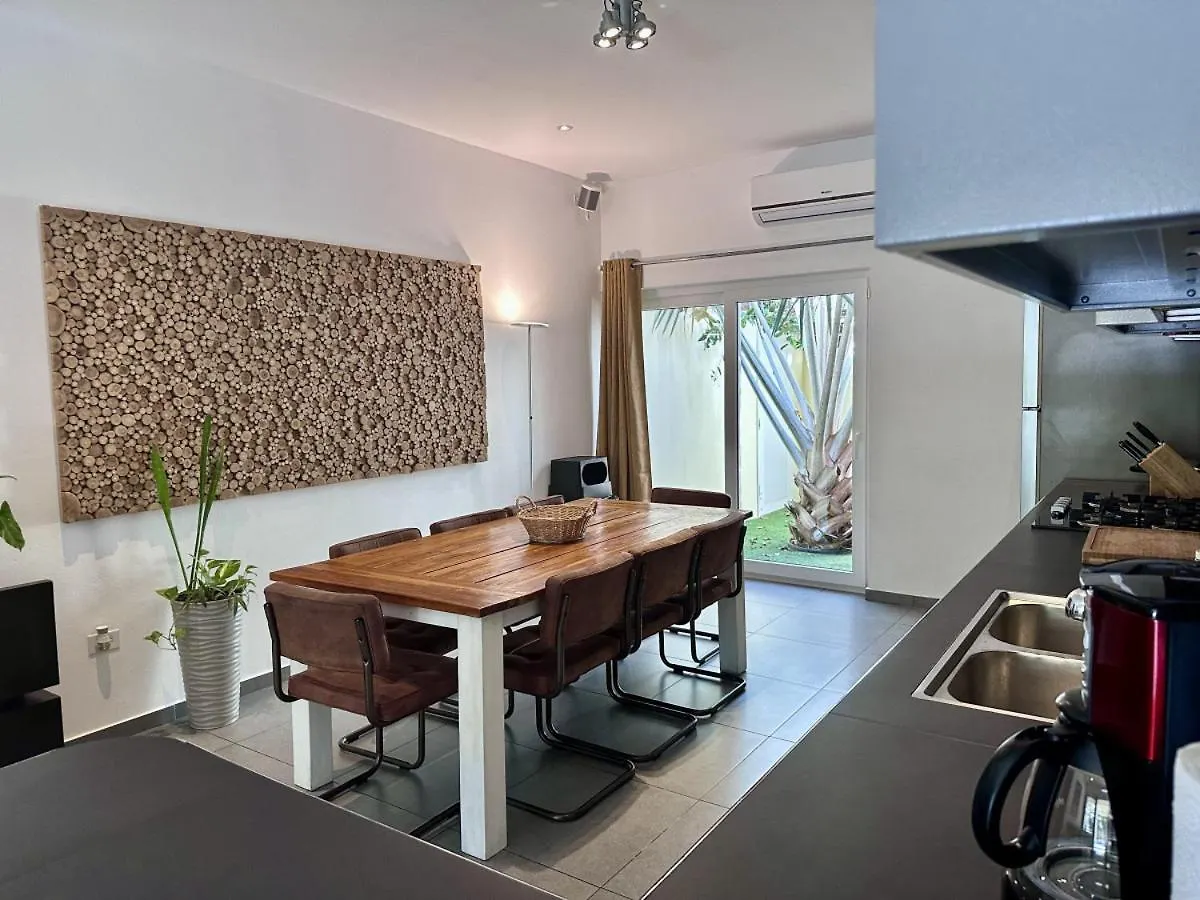 Modern 4Br Villa With Private Pool Walk To Palm Beach