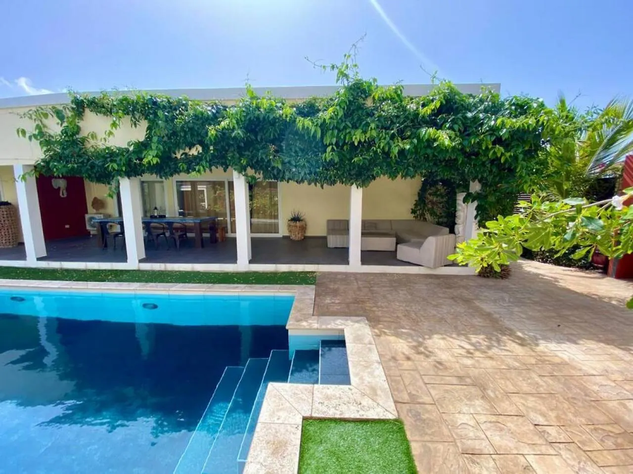 Modern 4Br Villa With Private Pool Walk To Palm Beach Holiday home